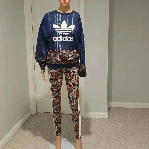 Adidas set  - Picture 2 of 12